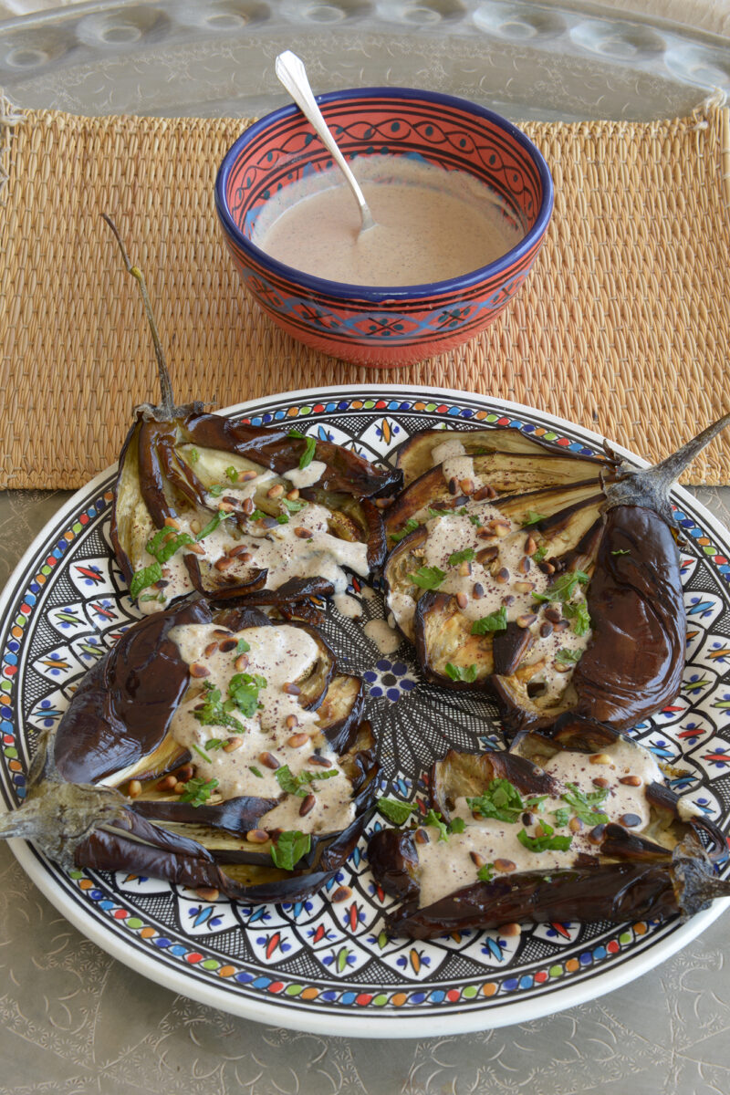 Aubergines grillées et sauce tahini au sumac